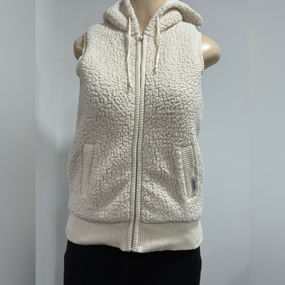 Alpine Cotton Jackets & Blazers - ALPINE COTTON MACKINAC Cream Sherpa Hooded Vest Size Medium